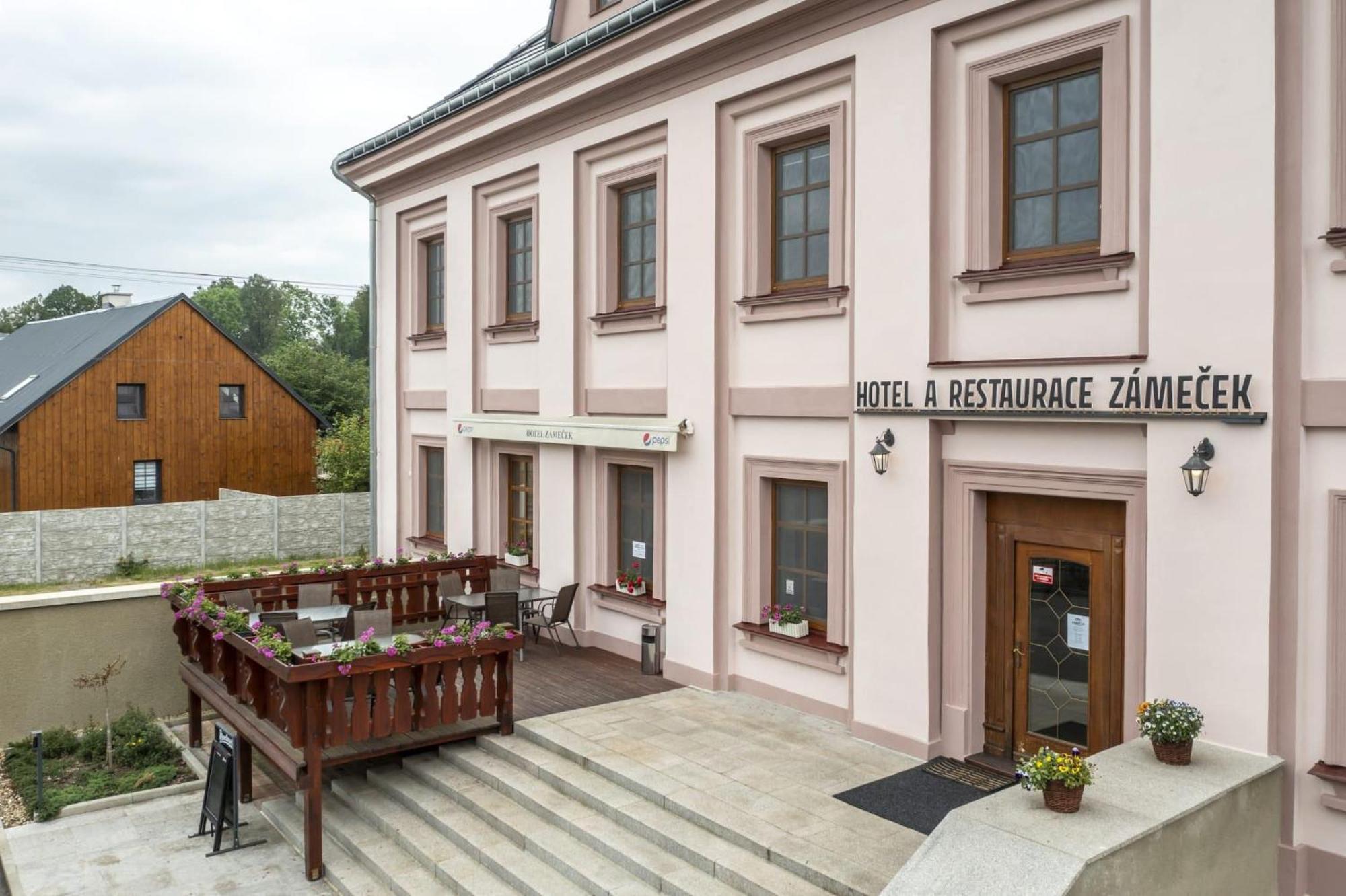 Hotel Zamecek Raspenava Eksteriør bilde